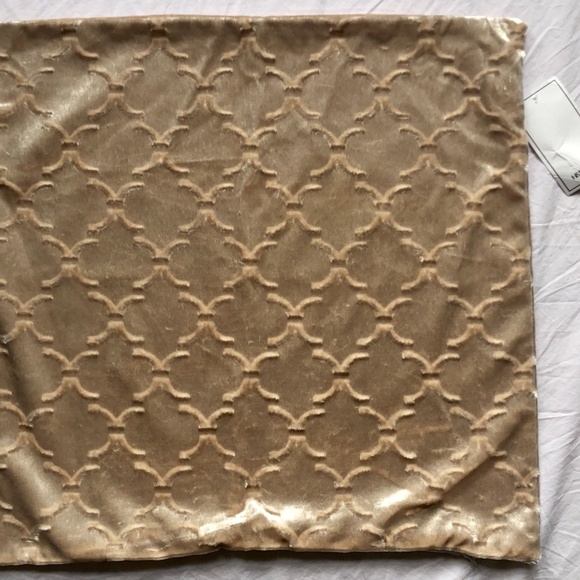 H&M Home Cushion Cover - Picture 1 of 5